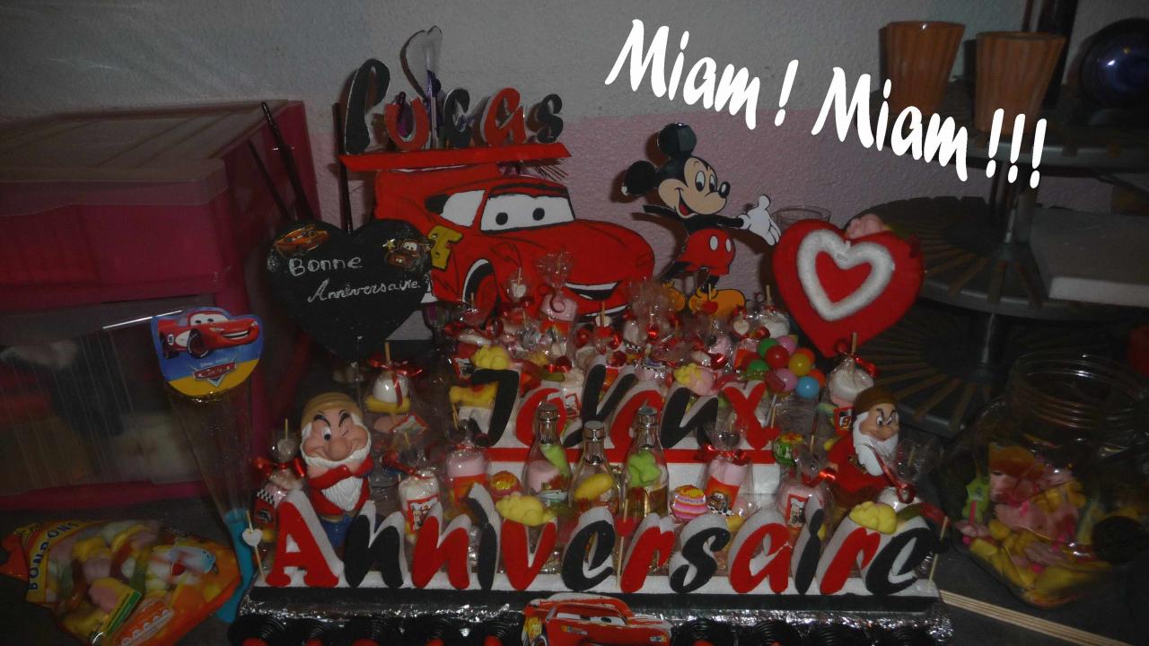 gâteau de bonbons personnalisé thème Cars Mickey